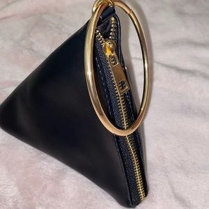 wristlet purse